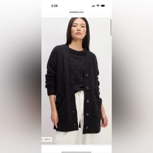 Everlane oversized alpaca pocket cardigan, size xxs excellent condition.